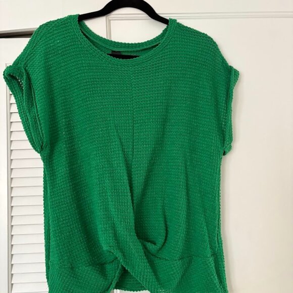 Green Top - Picture 1 of 1